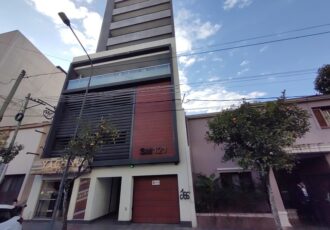 Venta│ Cochera en edificio calle San Martin Nº 121 – 2º piso -Bº Centro